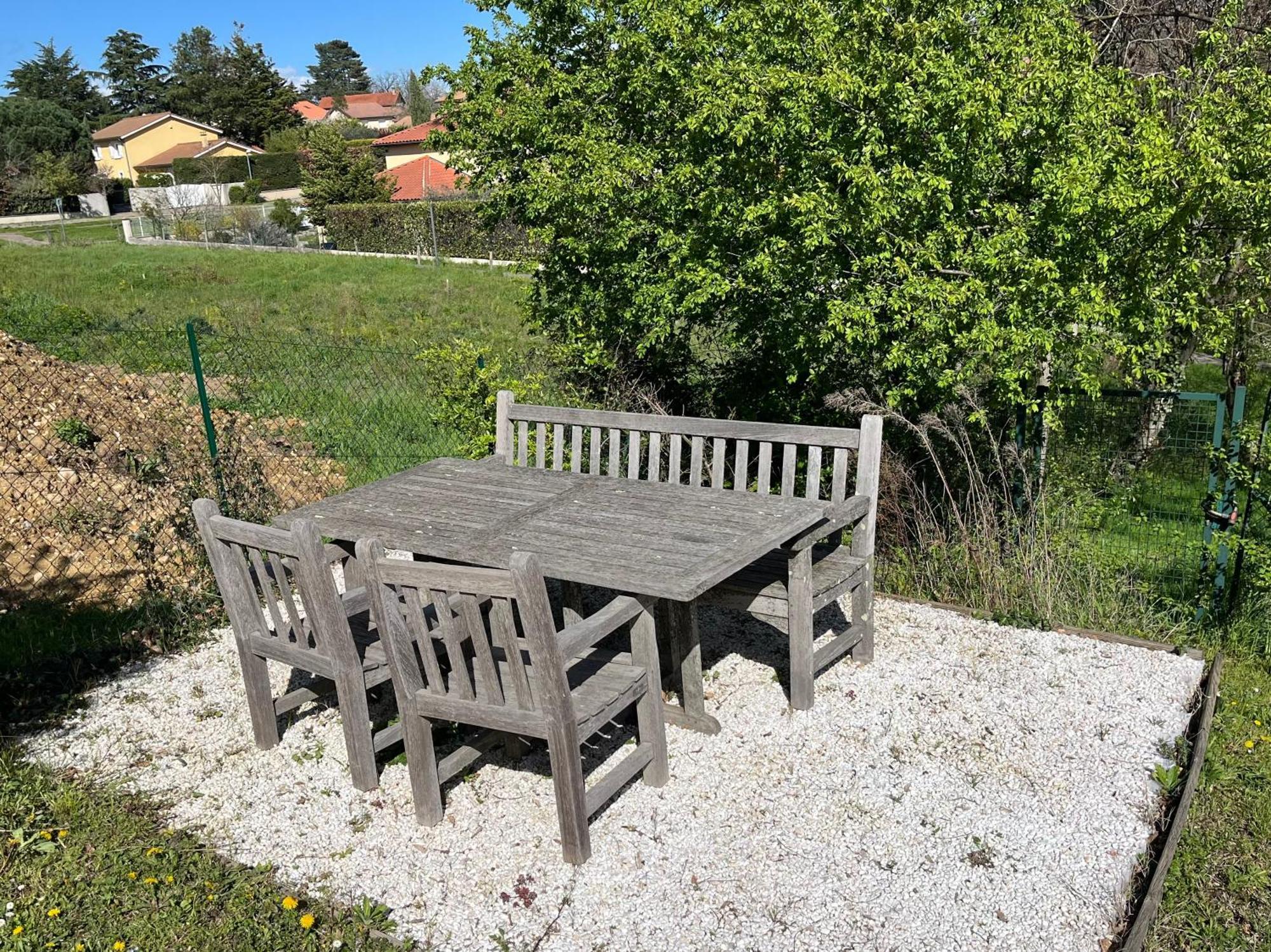 Comme Dans Un Ecrin - T2 De 50 M² Avec Jardin, Terrasse Et Piscine Apartment Vernaison Bagian luar foto