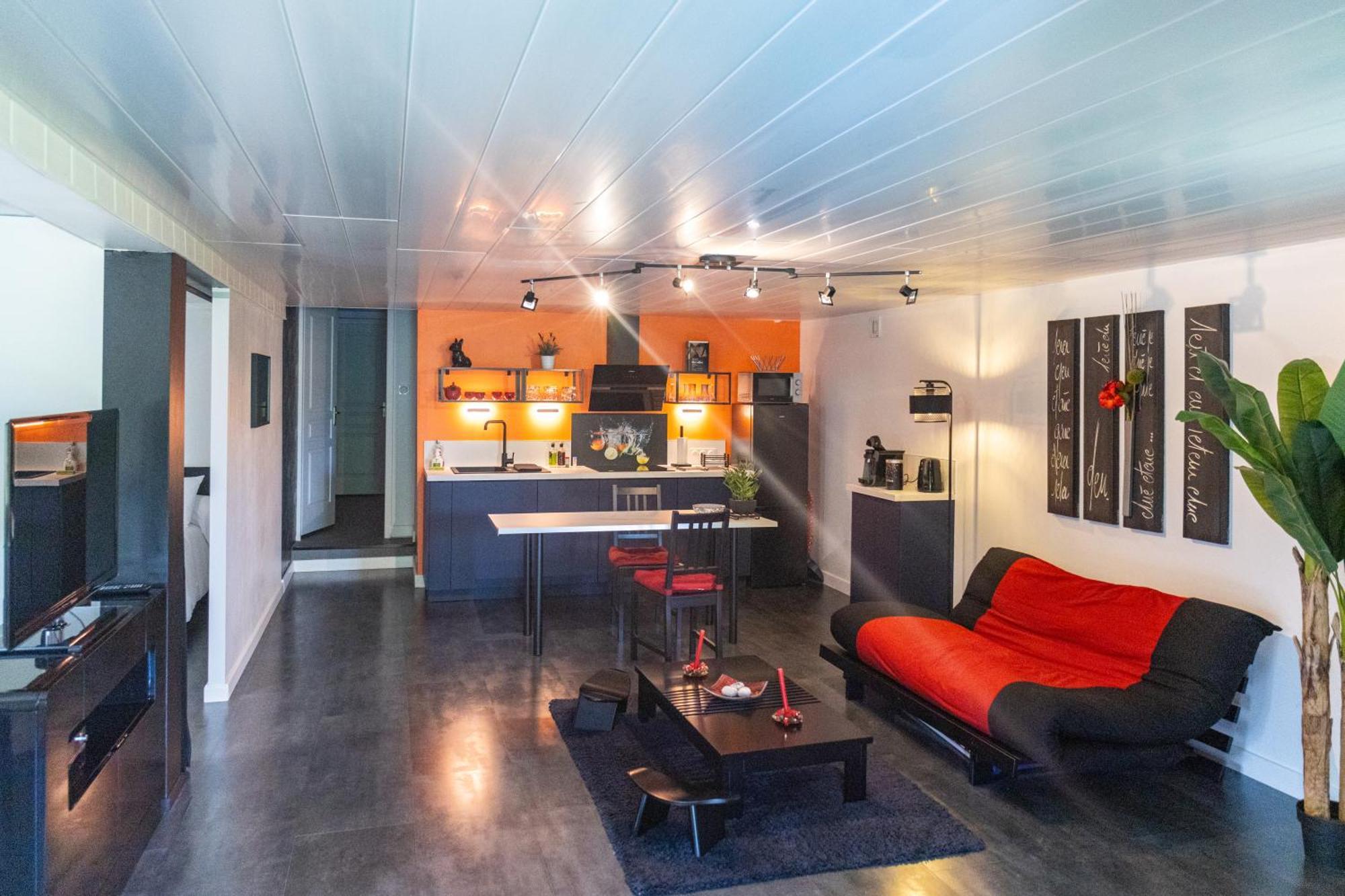 Comme Dans Un Ecrin - T2 De 50 M² Avec Jardin, Terrasse Et Piscine Apartment Vernaison Bagian luar foto