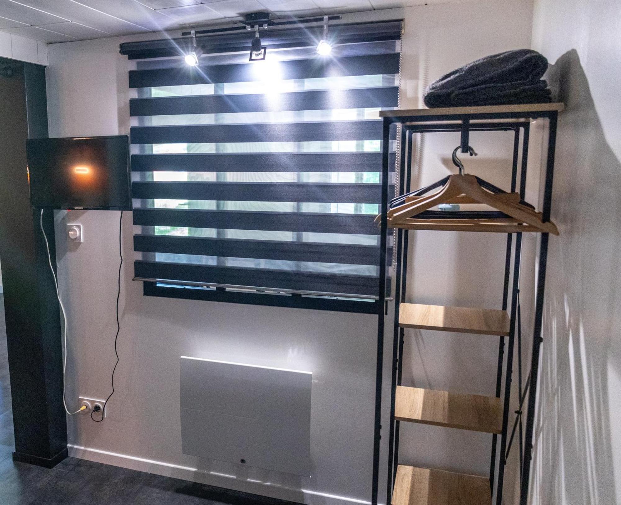 Comme Dans Un Ecrin - T2 De 50 M² Avec Jardin, Terrasse Et Piscine Apartment Vernaison Bagian luar foto