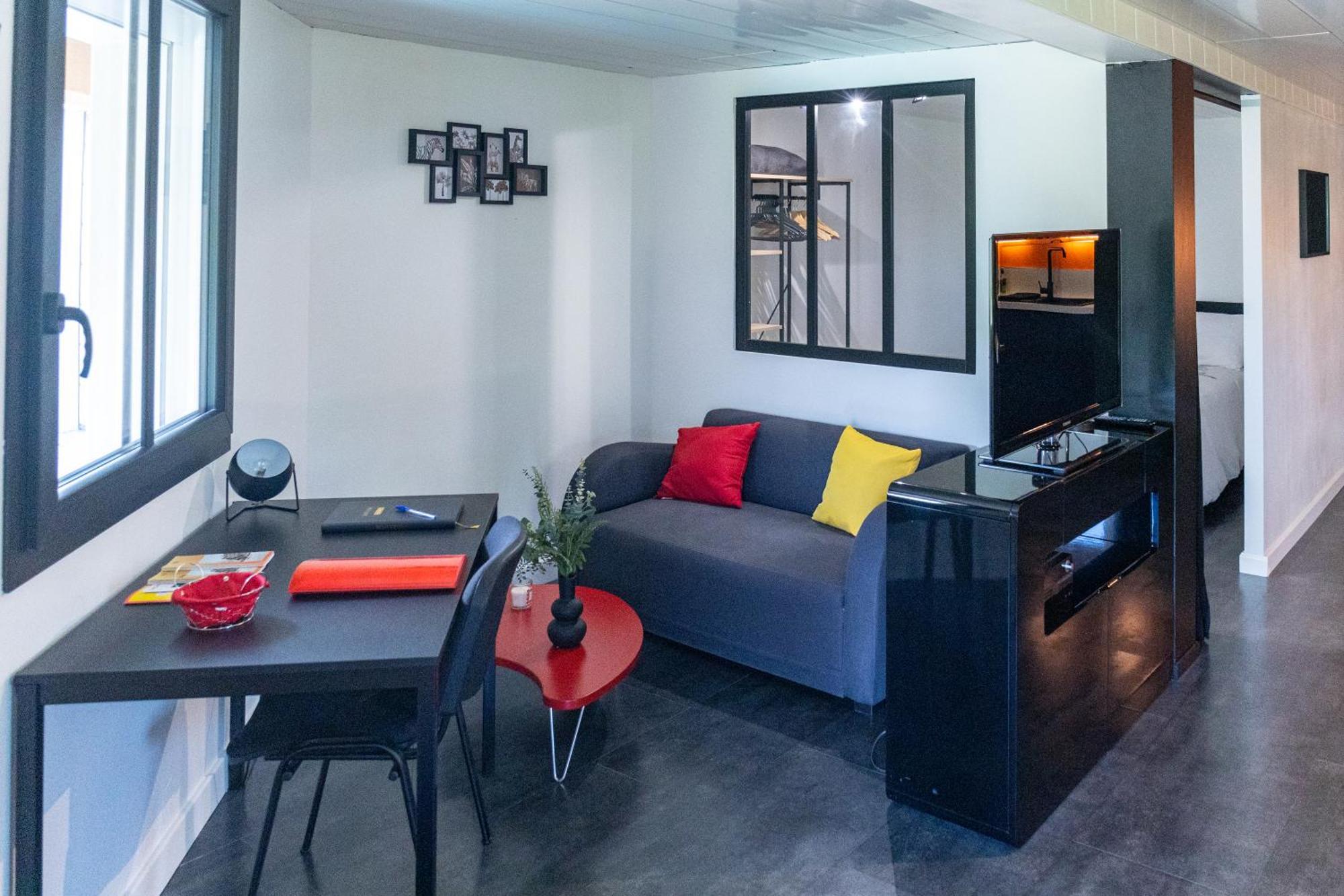 Comme Dans Un Ecrin - T2 De 50 M² Avec Jardin, Terrasse Et Piscine Apartment Vernaison Bagian luar foto